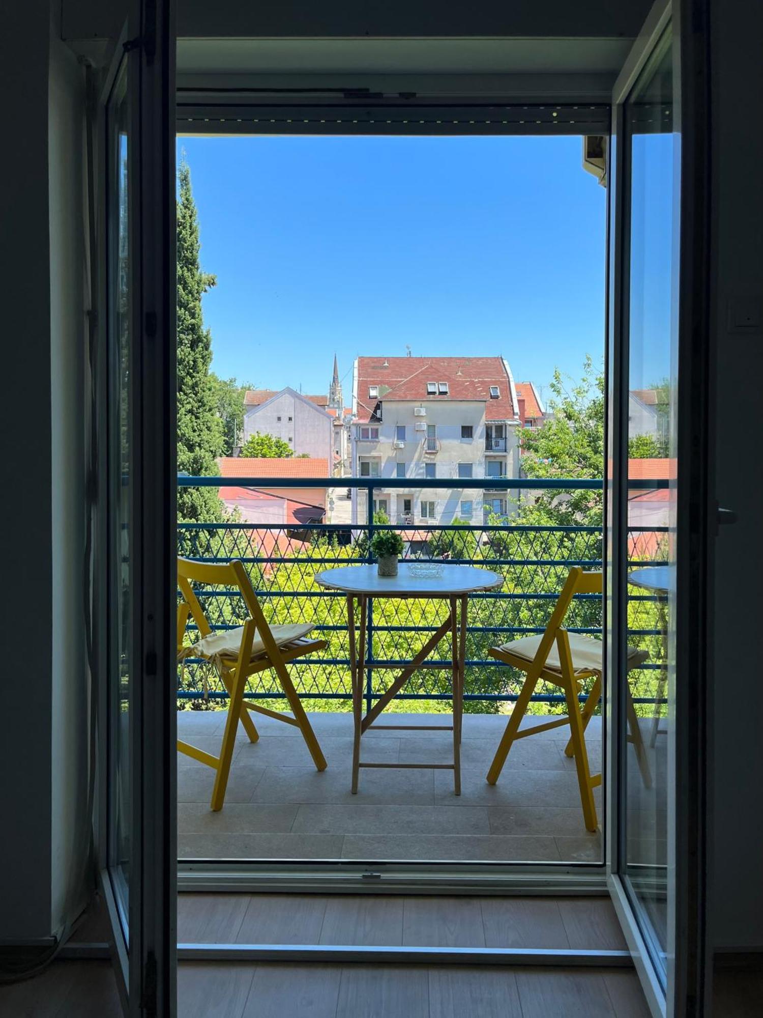 Apartment Vera With Free Garage نوفي ساد المظهر الخارجي الصورة