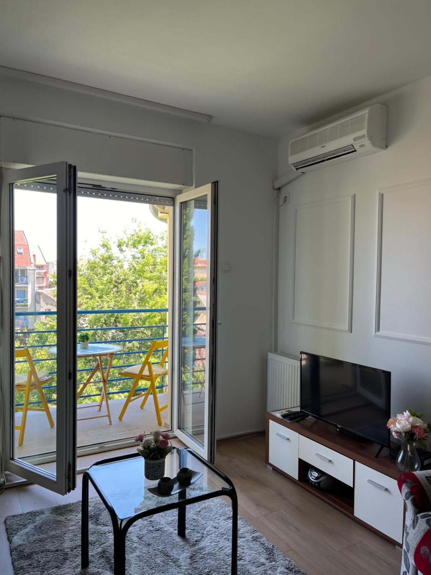 Apartment Vera With Free Garage نوفي ساد المظهر الخارجي الصورة